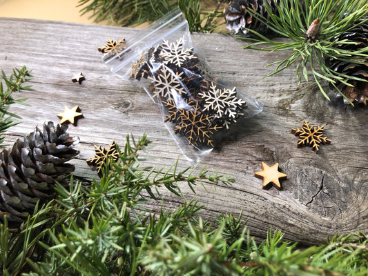 koka dekori maisiņā - sniegpārslas